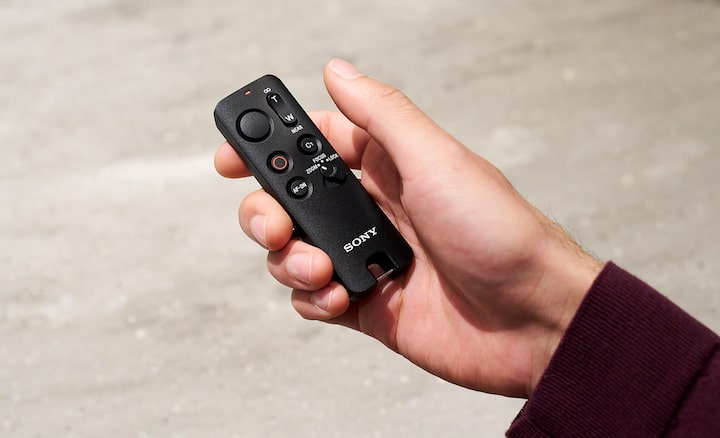 Shooting Grip With Wireless Remote Commander | GP-VPT3 | Sony New Zealand